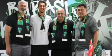 tayfur-bingol-kocaelisporda-cok-yonlu-oyuncu-21-yil-anlasmaya-imza-atti-z63zf15E.webp