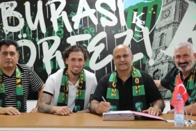 kocaelispor-darko-churlinov-ile-nihai-transfer-anlasmasina-vardi-y6RV1tQj.webp