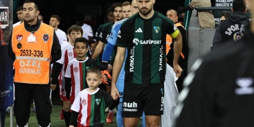 kocaelispor-antalyaspor-macinda-seremoni-de-paylasildi