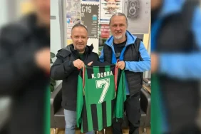 kocaelispor-efsanelerinden-muze-hediyesi-20260124-132939