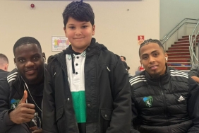 kocaelisporlu-futbolculara-havalimaninda-sevgi-seli-20260126-190030