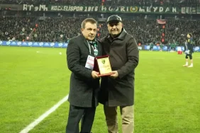 kocaelispor-dan-efsaneye-alkis-20260202-210142