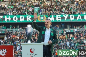 kozluk-ta-tribun-havasi-buyukakin-dan-yurek-isitan-paylasim-20260215-235827