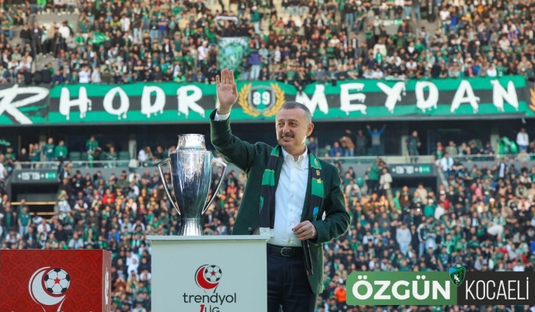 kozluk-ta-tribun-havasi-buyukakin-dan-yurek-isitan-paylasim-20260215-235827