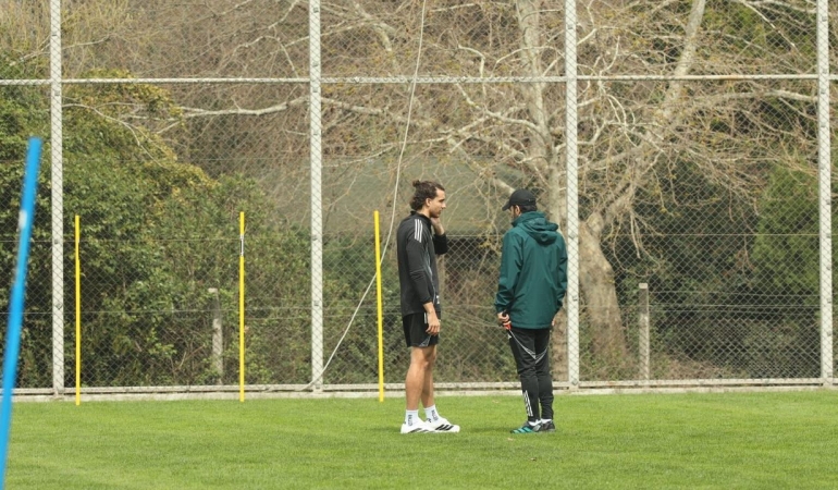 selcuk-i-nan-dan-balogh-a-moral-destegi-20260407-023257